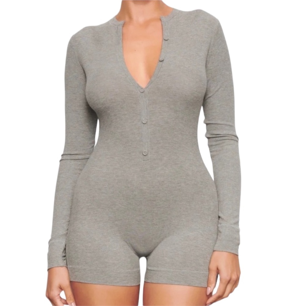 SKIMS SOFT LOUNGE BUTTON UP HENLEY ONESIE